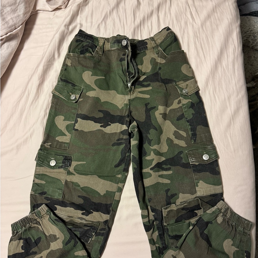 Womens Camouflage Cargo Pants